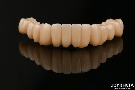 ความแม่นยําสูง ครบวงจร Zirconia ความทนทานต่อคราบสูง สําหรับการใช้ฟัน